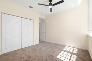 701 Mirror Lake Dr N, Saint Petersburg, FL 33701 - Photo 34