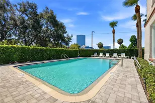 701 Mirror Lake Dr N, Saint Petersburg, FL 33701 - Photo 38