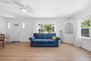 745 Alamanda Wy S, Saint Petersburg, FL 33705 - Photo 6