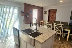 210 Philadelphia Ct, Palm Harbor, FL 34684 - Photo 6