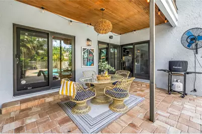 990 San Carlos Court NE, Saint Petersburg, FL 33702 - Photo 14