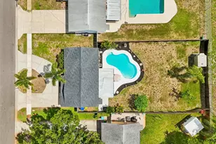 8891 85th St, Seminole, FL 33777 - Photo 16