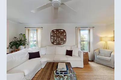 5218 Venetian Boulevard NE, Saint Petersburg, FL 33703 - Photo 4