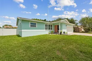 6035 19th St NE, Saint Petersburg, FL 33703 - Photo 2