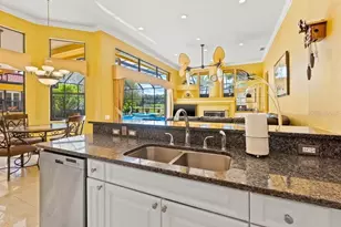 30324 Laurelwood Ln, Wesley Chapel, FL 33543 - Photo 14