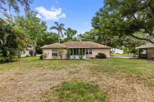 1414 Bluewater Dr, Sun City Center, FL 33573 - Photo 4
