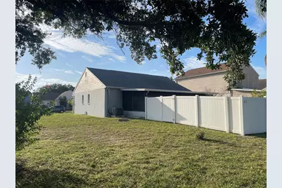 11001 Sunswept Place, Tampa, FL 33624 - Photo 4