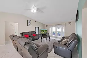 726 Stillview Cir, Brandon, FL 33510 - Photo 10