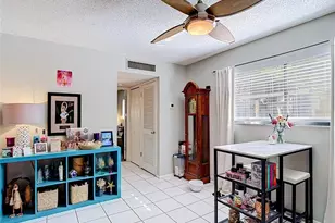 11805 Raintree Lake Ln, Temple Terrace, FL 33617 - Photo 12