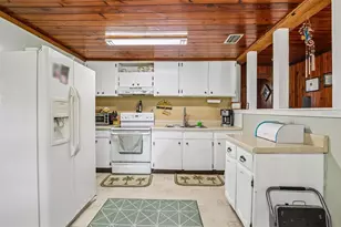 619 S 63rd St, Tampa, FL 33619 - Photo 6