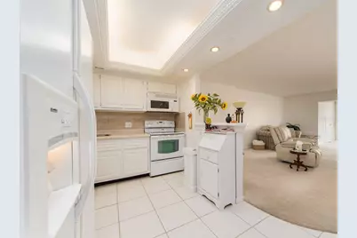 800 S Gulfview Boulevard #305, Clearwater Beach, FL 33767 - Photo 10