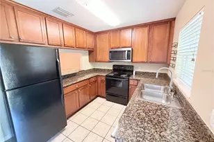 110 Coquina Bay Drive, Saint Petersburg, FL 33705 - Photo 4