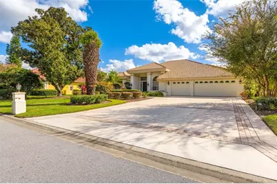 30312 Laurelwood Lane, Wesley Chapel, FL 33543 - Photo 2