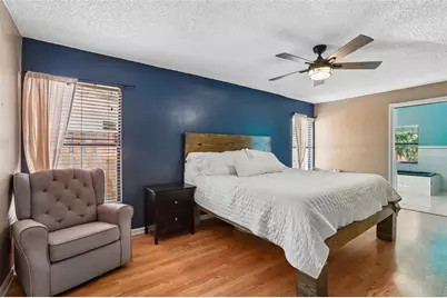 6805 Longpointe Way, Tampa, FL 33615 - Photo 12