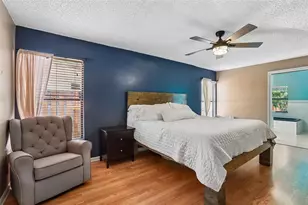6805 Longpointe Wy, Tampa, FL 33615 - Photo 12