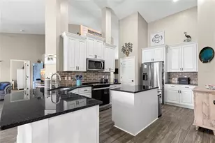 4038 Lithia Ridge Blvd, Valrico, FL 33596 - Photo 10