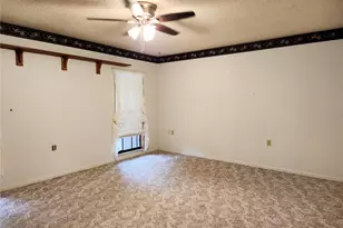 11318 Brightwood Dr, Seffner, FL 33584 - Photo 16