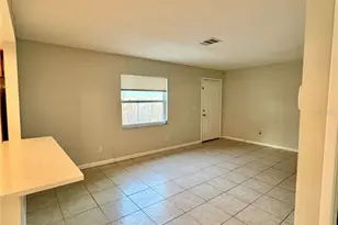 2564 42nd Ave N, Saint Petersburg, FL 33714 - Photo 2