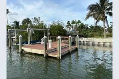 14065 N Bayshore Drive, Madeira Beach, FL 33708 - Photo 2
