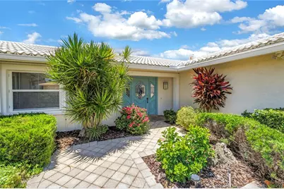 2067 Massachusetts Avenue NE, Saint Petersburg, FL 33703 - Photo 4