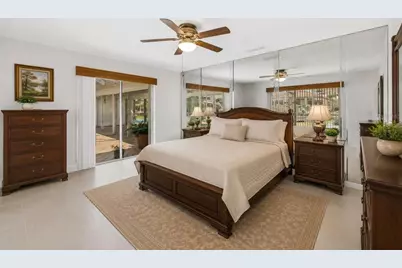 2067 Massachusetts Avenue NE, Saint Petersburg, FL 33703 - Photo 20