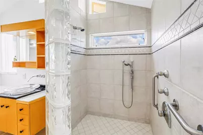 2067 Massachusetts Avenue NE, Saint Petersburg, FL 33703 - Photo 24