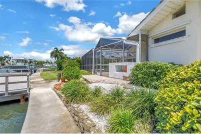 2067 Massachusetts Avenue NE, Saint Petersburg, FL 33703 - Photo 42