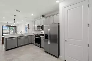 18718 Indian Rock Pl, Lakewood Ranch, FL 34211 - Photo 8