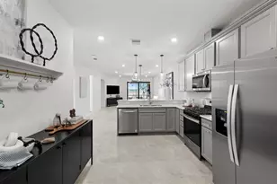 18718 Indian Rock Pl, Lakewood Ranch, FL 34211 - Photo 4