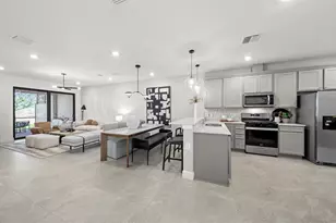 18718 Indian Rock Pl, Lakewood Ranch, FL 34211 - Photo 2
