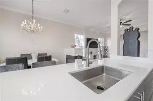 2920 2 Hansen Manor Ln, Tampa, FL 33611 - Photo 12