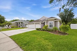 392 Tavernier Cir, Oldsmar, FL 34677 - Photo 2