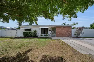 6701 Orchard Dr N, Saint Petersburg, FL 33702 - Photo 2