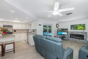 8120 Canterbury Cir, Seminole, FL 33777 - Photo 32