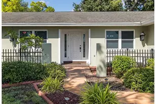 8120 Canterbury Cir, Seminole, FL 33777 - Photo 6