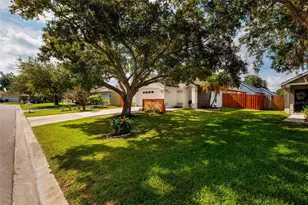 4909 70th St E, Palmetto, FL 34221 - Photo 6