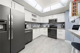 675 S Gulfview Blvd, Clearwater Beach, FL 33767 - Photo 10