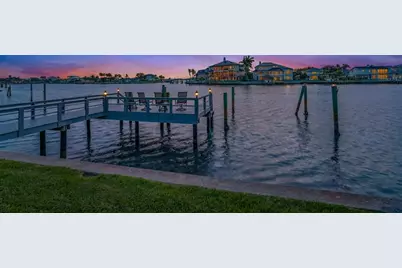 220 Harbor View Lane, Largo, FL 33770 - Photo 12