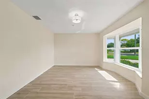 4700 Chancellor St NE, Saint Petersburg, FL 33703 - Photo 10
