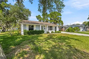 4700 Chancellor St NE, Saint Petersburg, FL 33703 - Photo 2