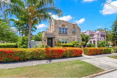 1125 11th Avenue NE, Saint Petersburg, FL 33705 - Photo 2