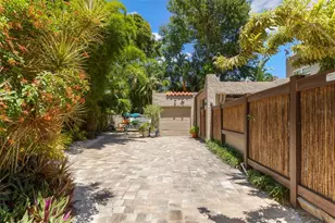 1125 11th Ave NE, Saint Petersburg, FL 33705 - Photo 36