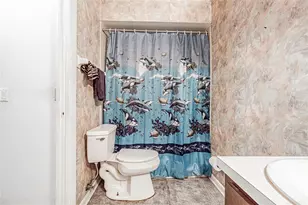 18425 Swan Lake Dr, Lutz, FL 33549 - Photo 48