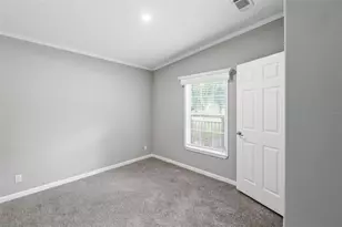 7239 Rooks Dr, Wesley Chapel, FL 33545 - Photo 4