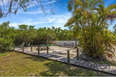 815 2nd Avenue NW, Ruskin, FL 33570 - Photo 6