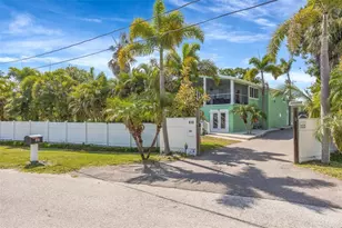 815 2nd Ave NW, Ruskin, FL 33570 - Photo 2