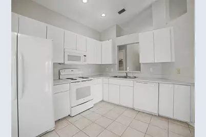 34907 Double Eagle Court, Zephyrhills, FL 33541 - Photo 14