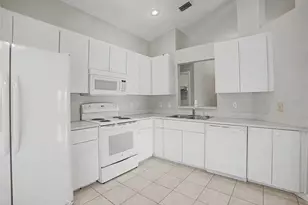 34907 Double Eagle Ct, Zephyrhills, FL 33541 - Photo 14