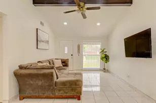 8541 Briar Grove Cir, Tampa, FL 33615 - Photo 6