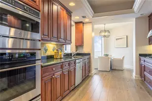 300 Beach Dr NE, Saint Petersburg, FL 33701 - Photo 8